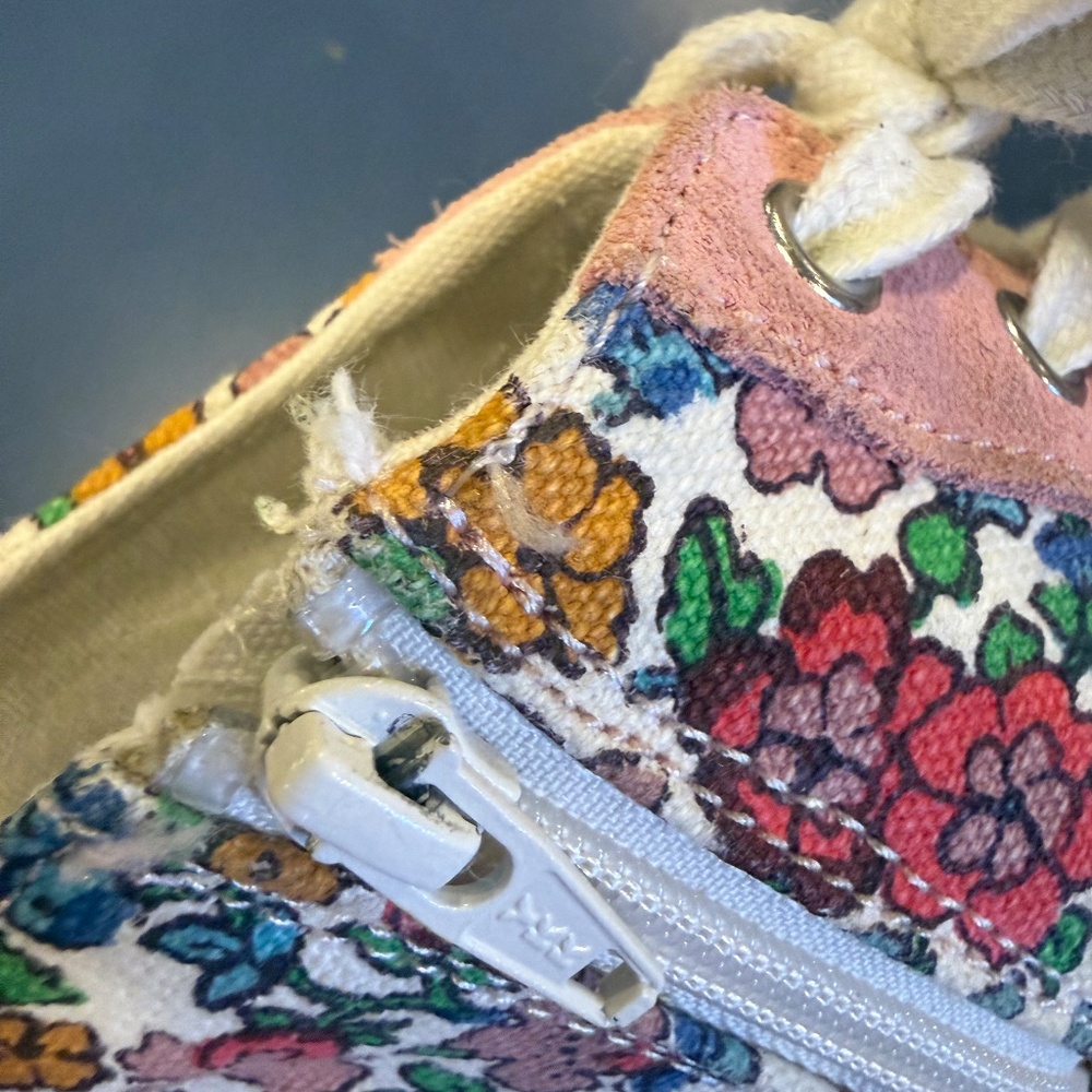 Size 32/US 1 Mini Boden High Tops in Bunny Floral - Picture 7 of 11